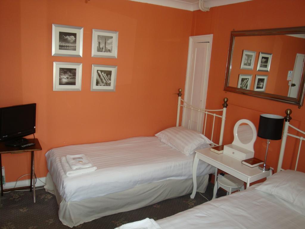 Spencer Court Ramsgate Quarto foto