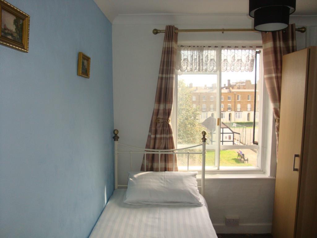 Spencer Court Ramsgate Quarto foto